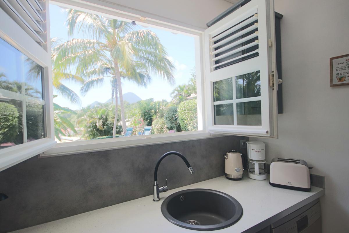 17  Location villa piscine le diamant Martinique_la cuisine